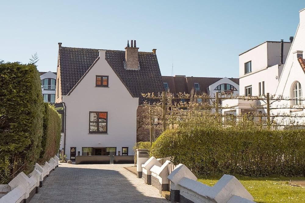 Neue Wohnung mit Garten, Terrasse,  kostenloze Parkplätze in Duinbergen  am Meer 1