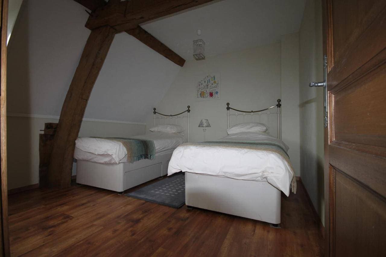 Foto 8 von 61: Five-Bedroom House