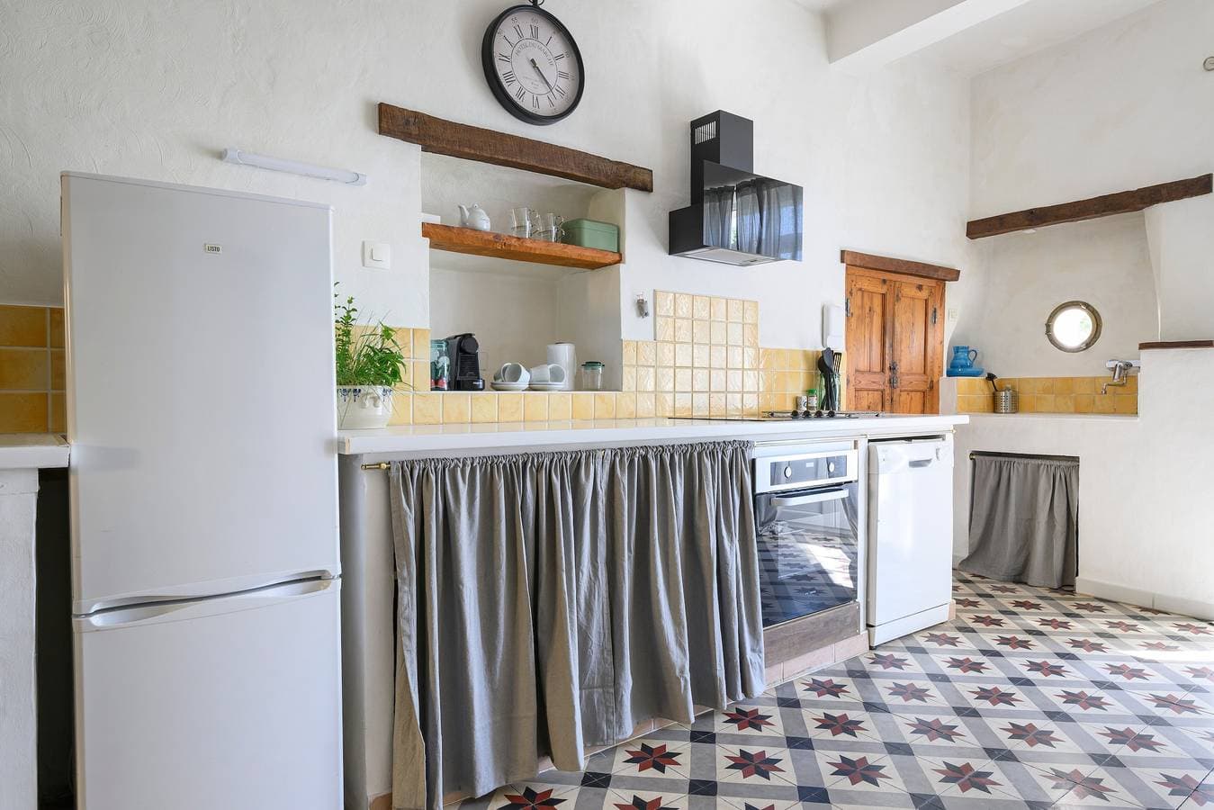 Foto 4 von 28: Maison Bleue 26170 Mollans-sur-Ouvèze – Authentisches Dorfhaus am Fluss