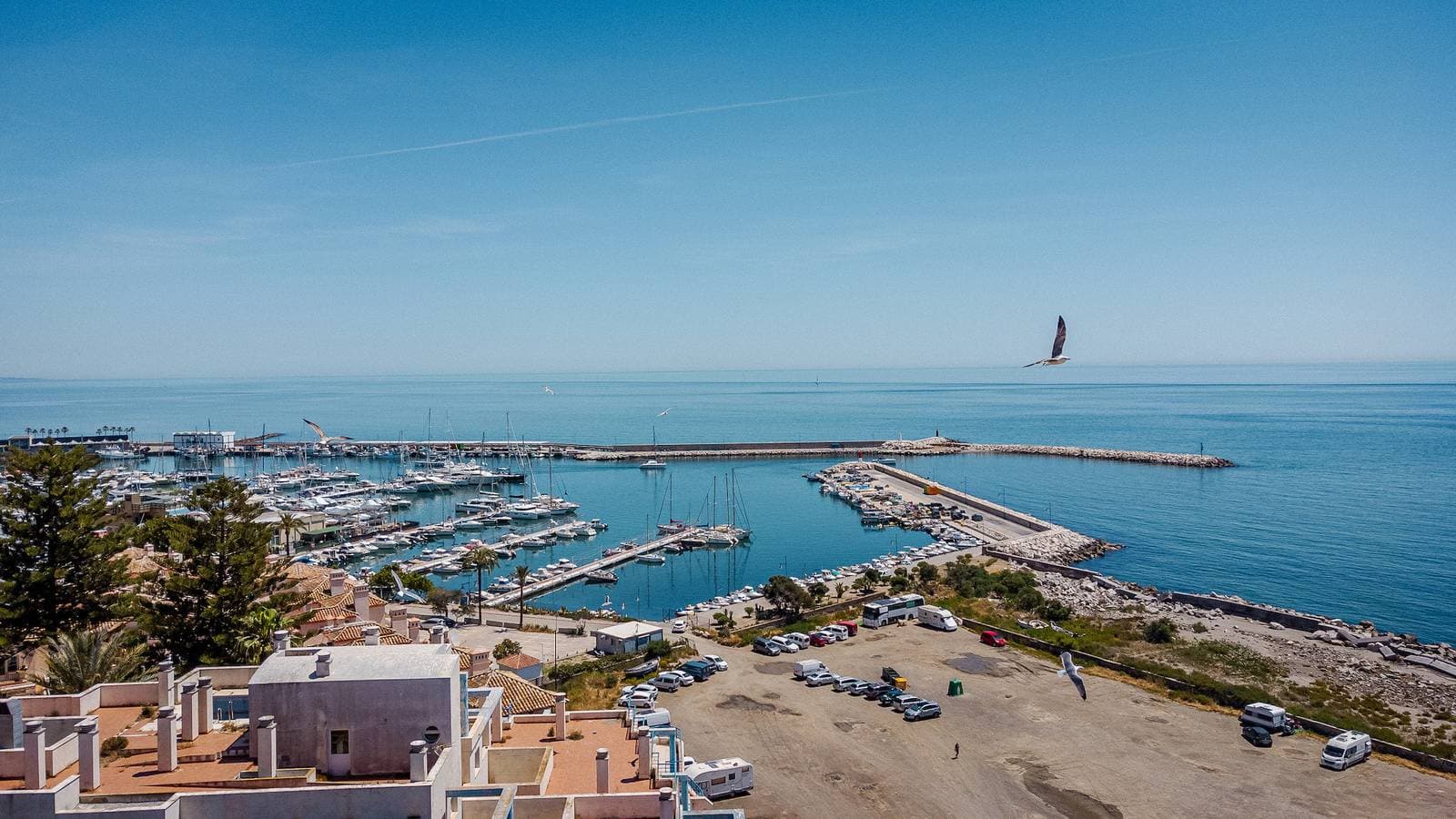 Foto 10 von 27: 39. Front row panoramic sea view Estepona
