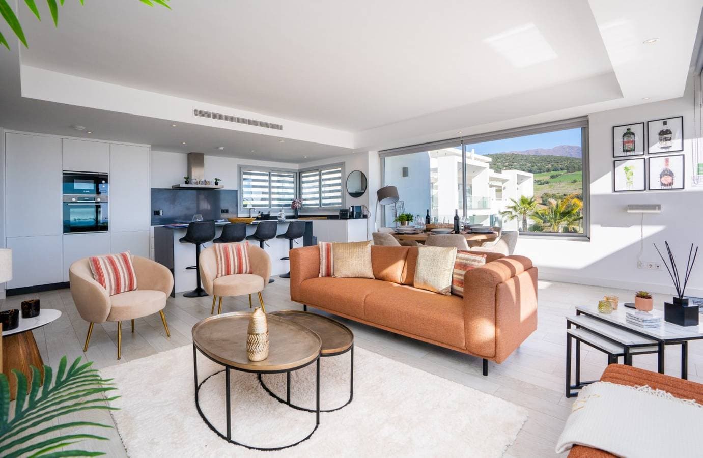 Foto 10 von 52: Stylish 3-Bed Apartment | Alcazaba Lagoon