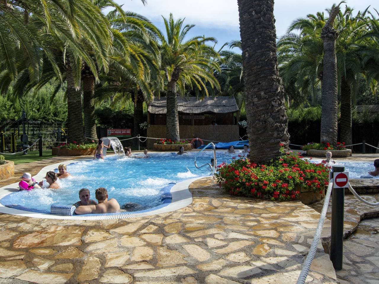 Chalet Mediterran mit Terrasse 1
