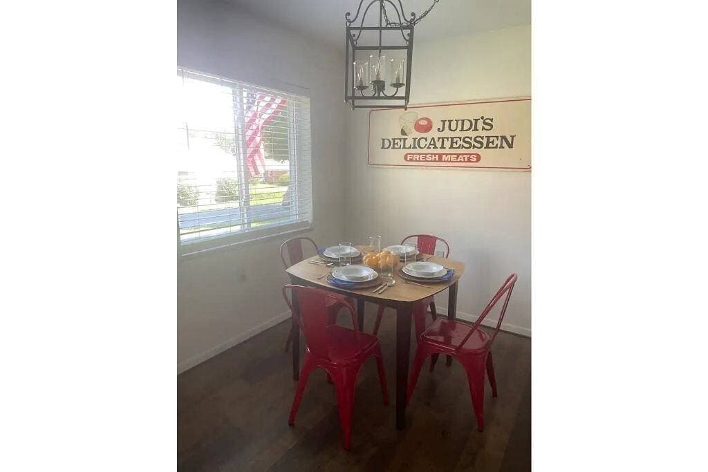 Foto 2 von 25: Lewisburg's Southern Bell, a charming Bungalow that's blocks from downtown!