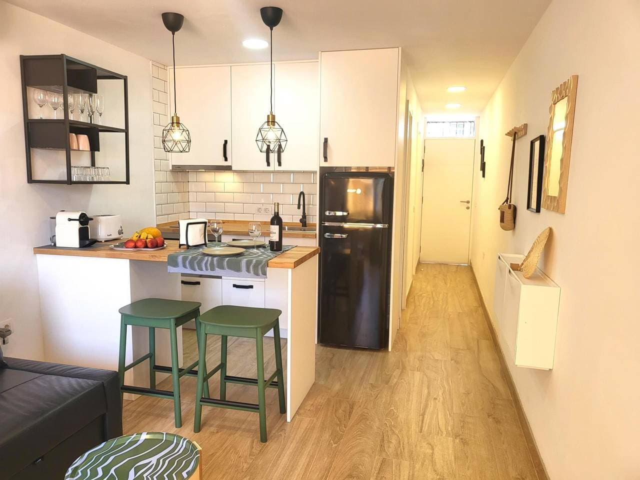Foto 10 von 25: Moderne Unterkunft mit Pool, Terrasse und Parkplatz in Playa La Arena