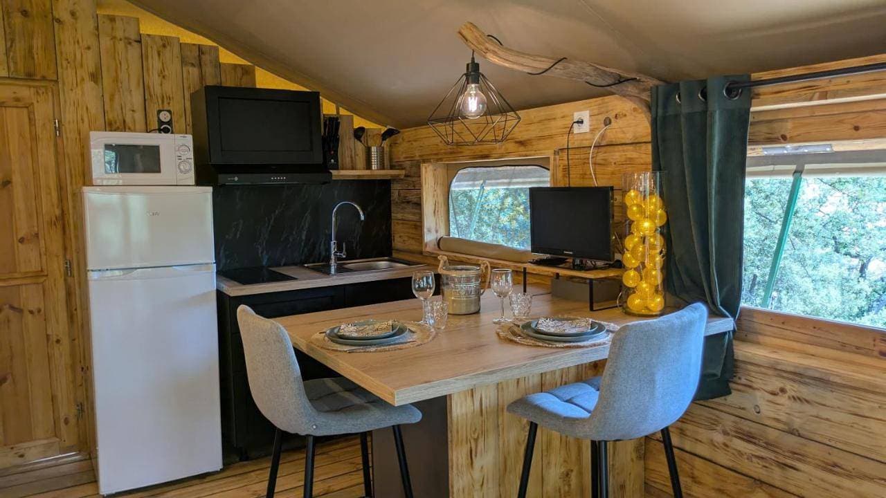 Foto 12 von 35: Tent