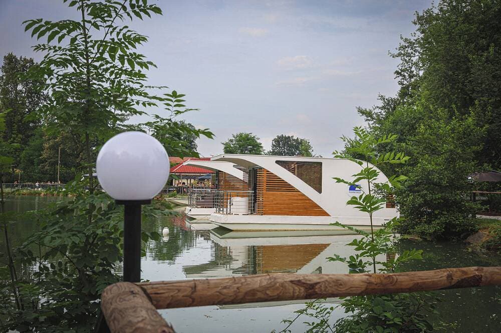 Foto 8 von 10: Floating Dream, Houseboat