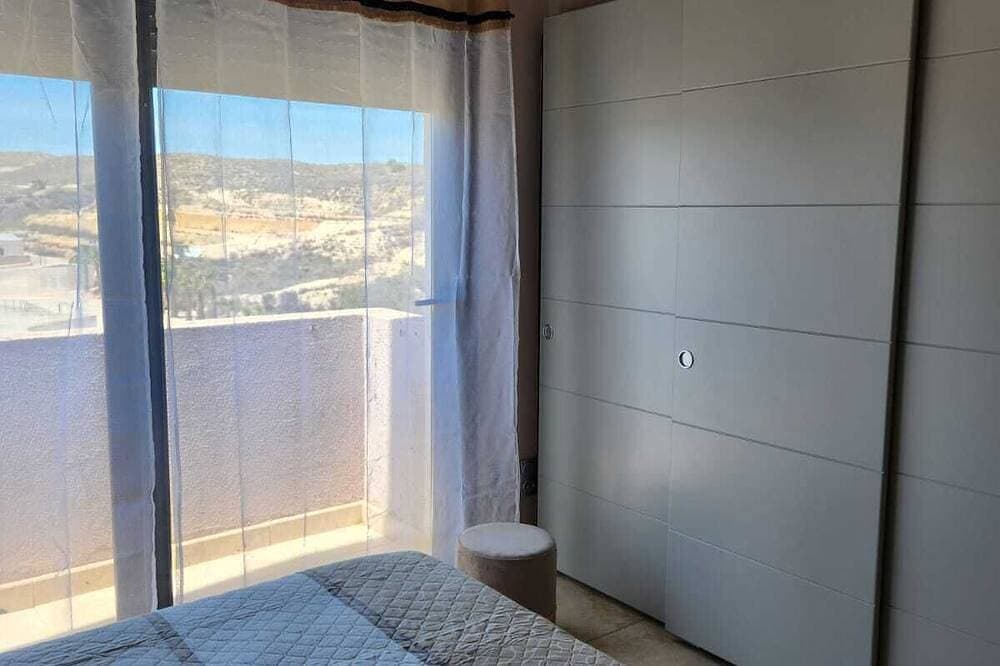 Foto 5 von 30: Ático Esquinero con Vistas al Valle del Este Golf con Piscina Comunitaria!