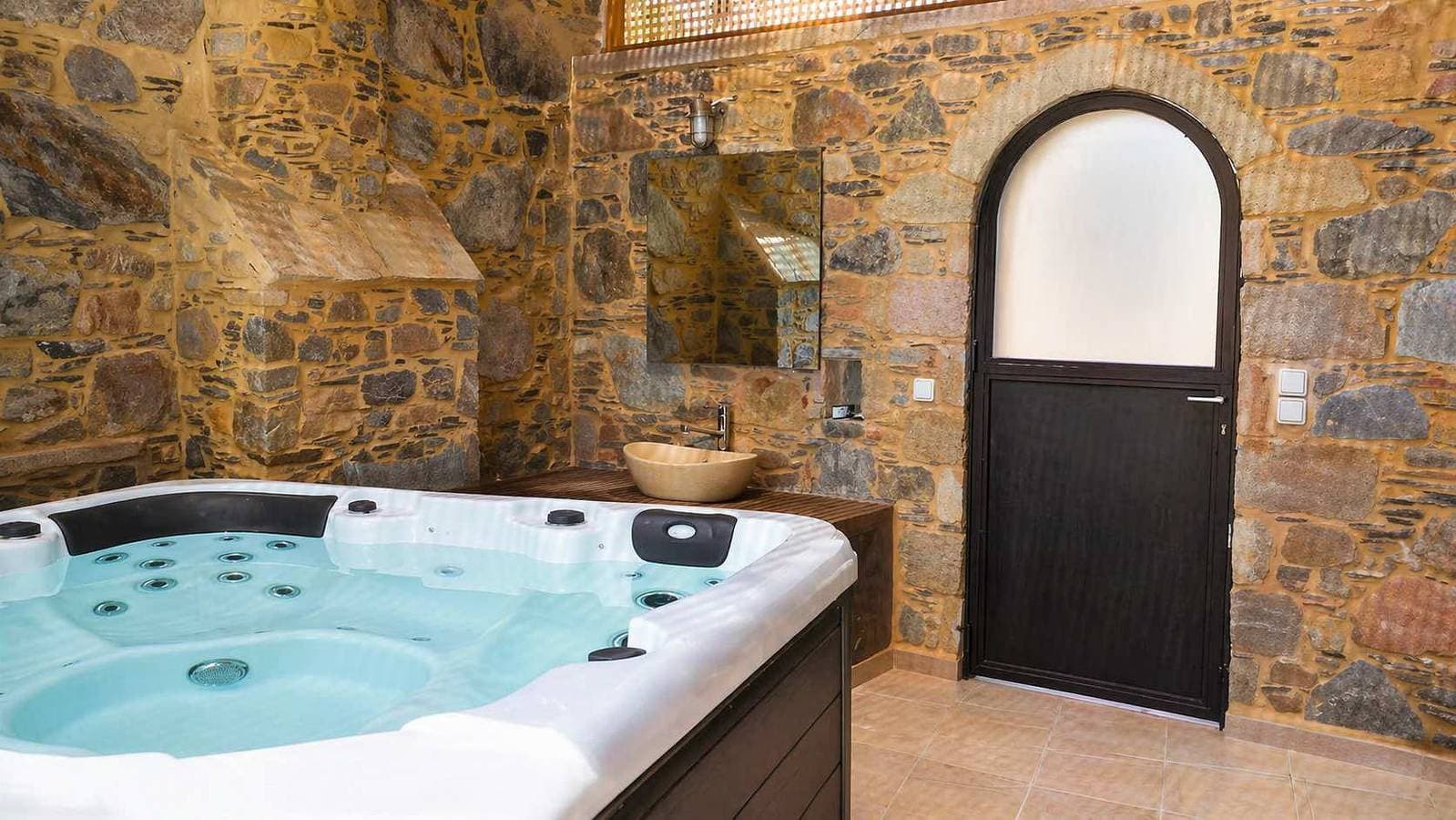Foto 2 von 20: Ferienhaus für 3 Personen mit Whirlpool