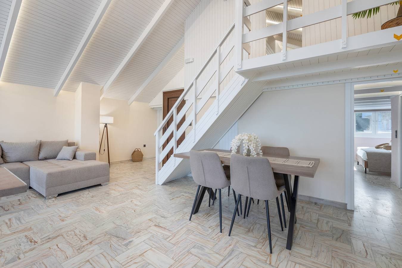 Foto 7 von 38: Mario Luxury Sea Front Penthouse mit Whirlpool – Casa di Mario, Kalyves, Kreta