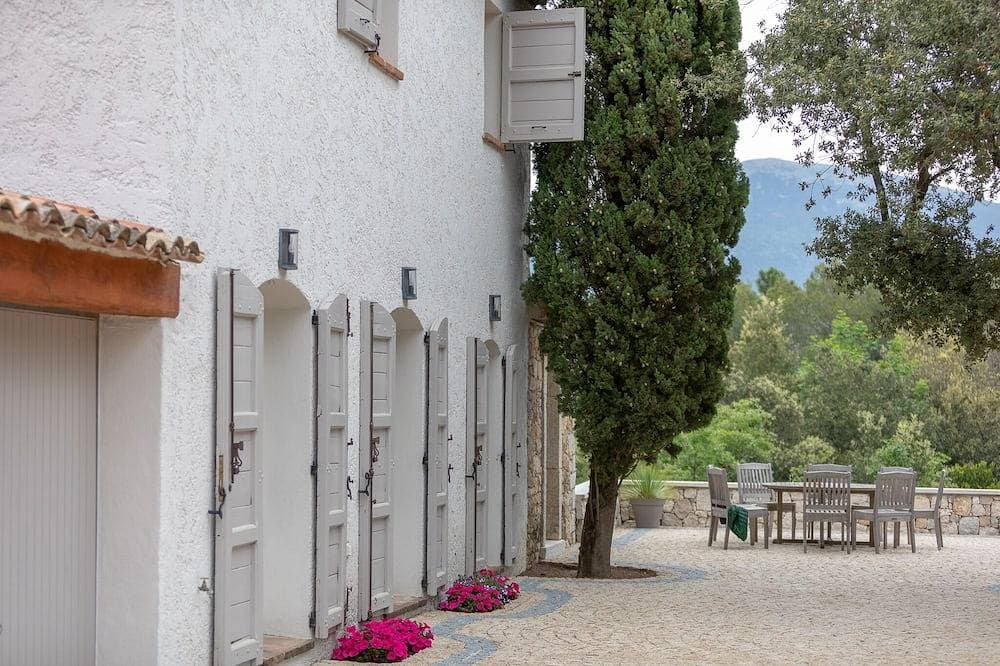 Wunderschön renoviertes Haus, weitläufige Anlage, ideal für Familien zum Teilen 1