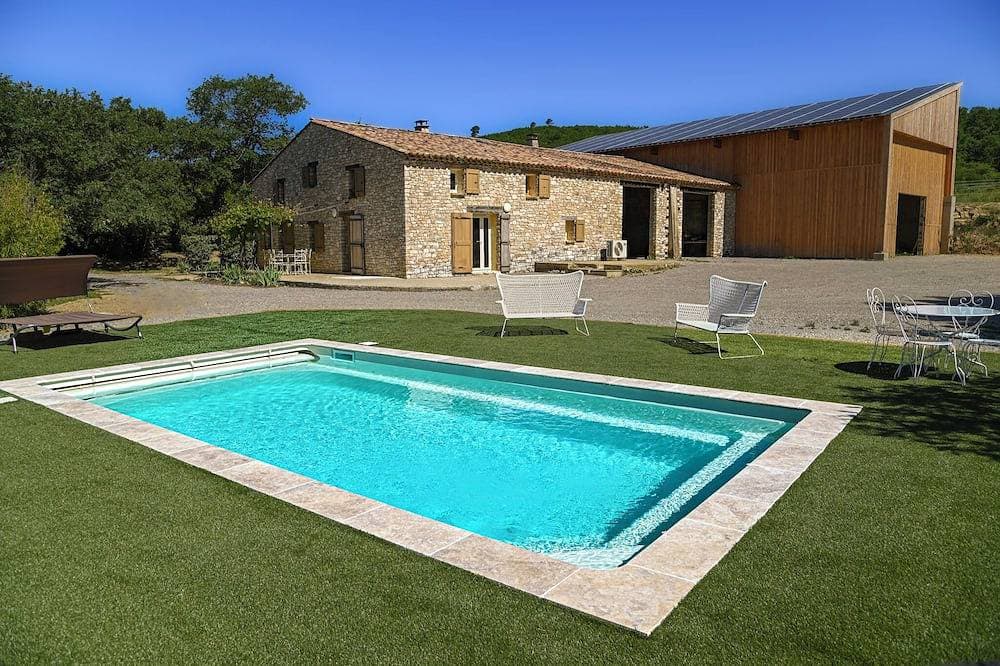 Provencal house with heated pool, jacuzzi and view 5 minutes from the Colorado 1