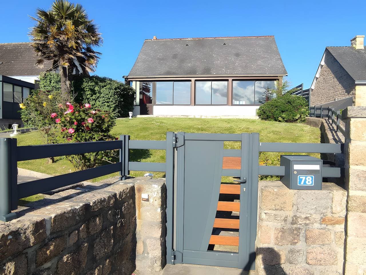 Foto 2 von 27: Ferienhaus „Gîte 10 Schlafplätze in Barfleur“ mit privater Terrasse, Garten und WLAN