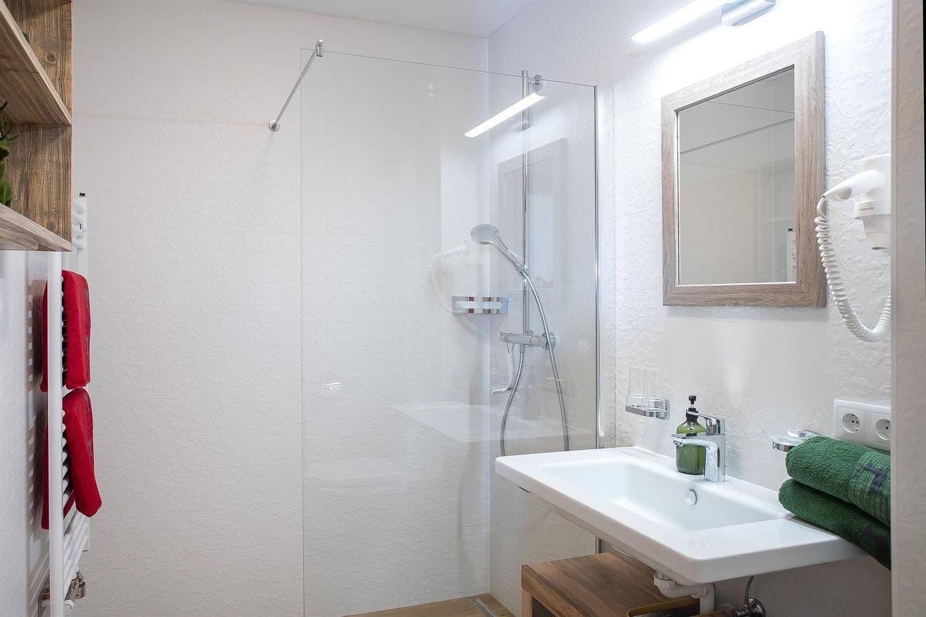 Foto 7 von 9: Doppelzimmer mit Balkon Kat. A