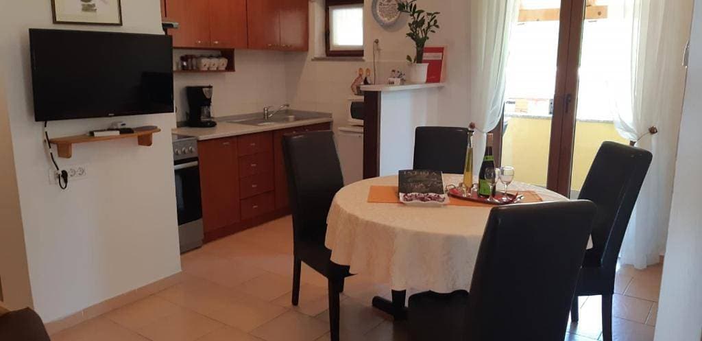 Foto 10 von 40: Apartment in Roč with balcony, air conditioning, WiFi, washing machine (4909-1)