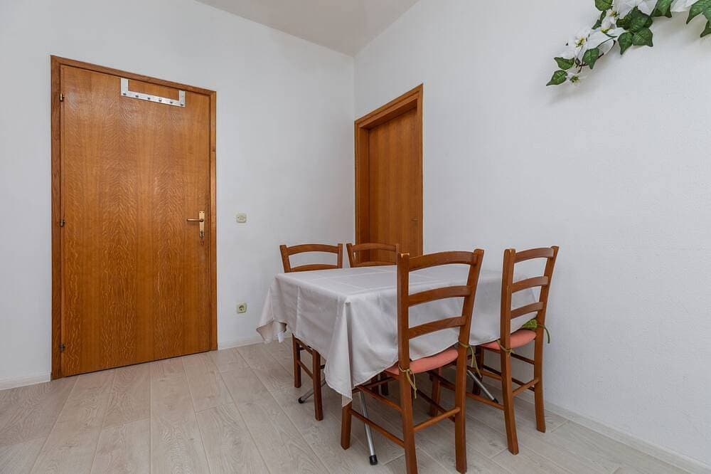 Foto 6 von 18: 1-Zimmer-Ferienwohnung am Strand Drasnice, Makarska