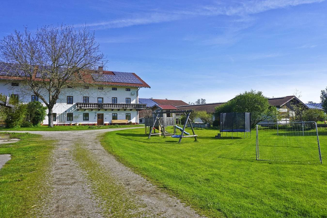 Foto 3 von 18: Paulhof am Chiemsee - Ferienwohnung Sonnenseite mit 2 sep. Schlafzimmer