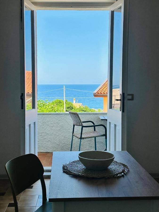 Foto 2 von 39: One-Bedroom Apartment with Sea View