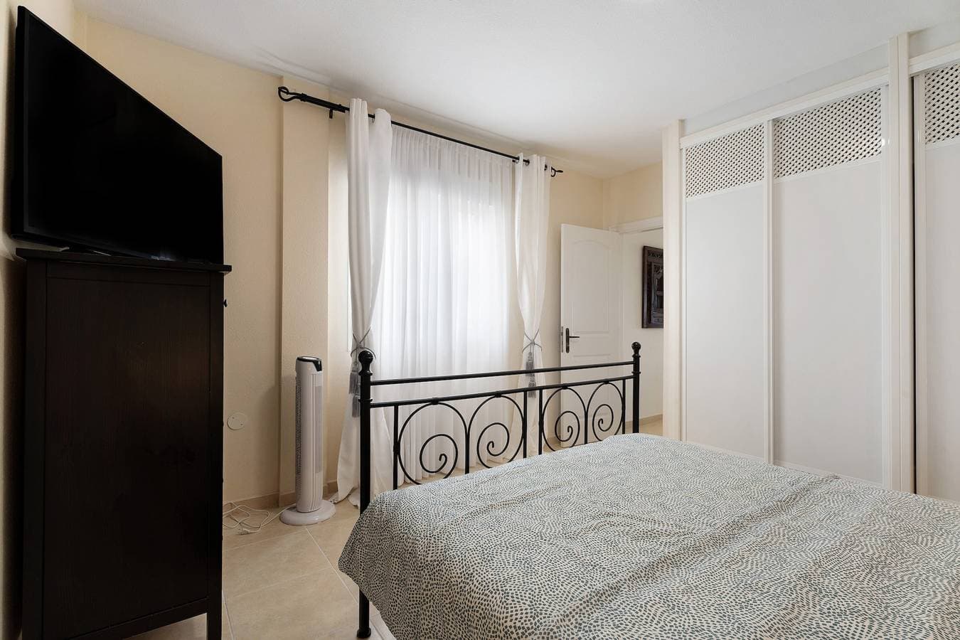 Foto 13 von 24: Ferienwohnung 'Isabel Vista Sur' mit Meerblick, Gemeinschaftspool und WLAN
