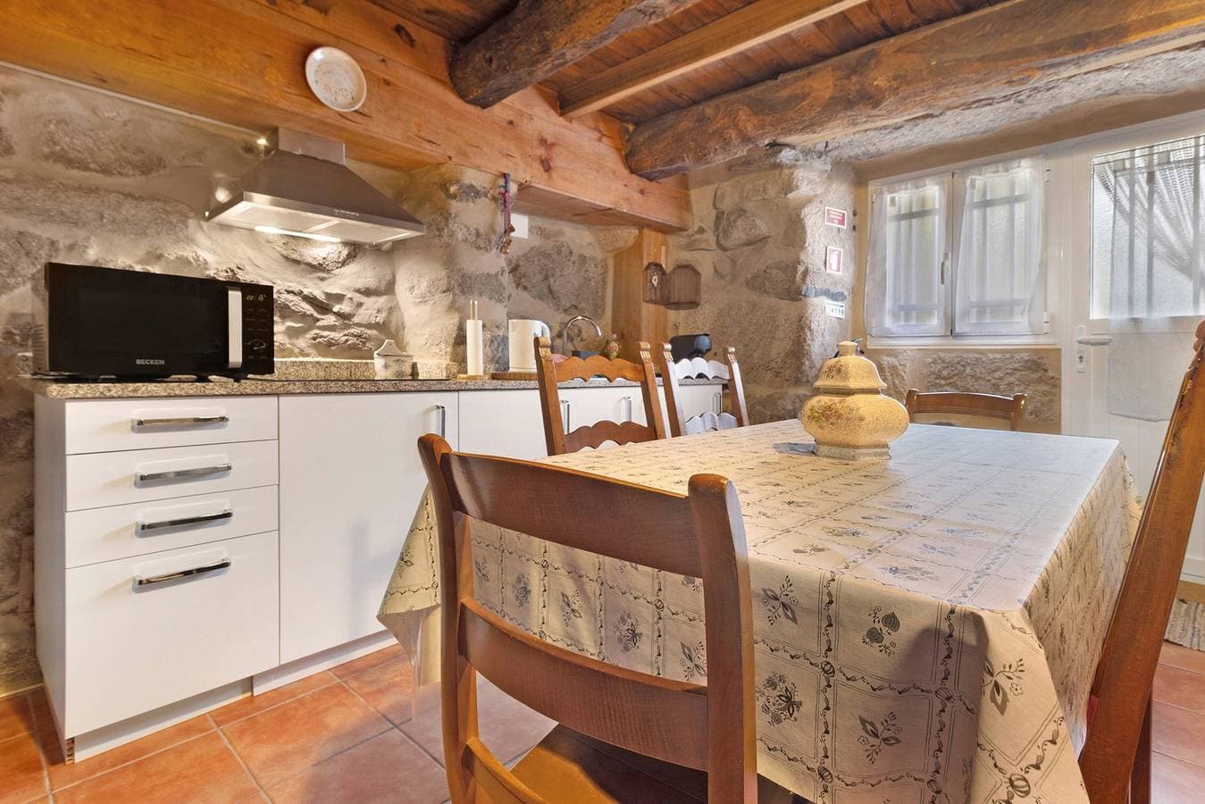 Foto 8 von 41: Chalet 'Cantinho De Tourem' mit Bergblick, privater Terrasse und Wi-Fi