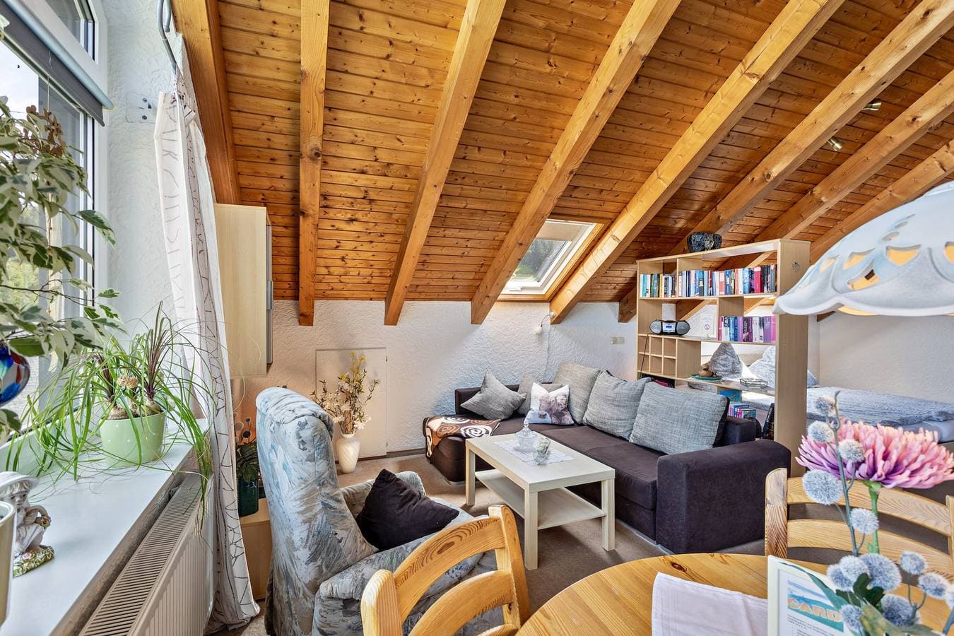 Foto 2 von 21: "Ferienwohnung Ausblick" mit Bergblick, Sitzecke im Garten und WLAN