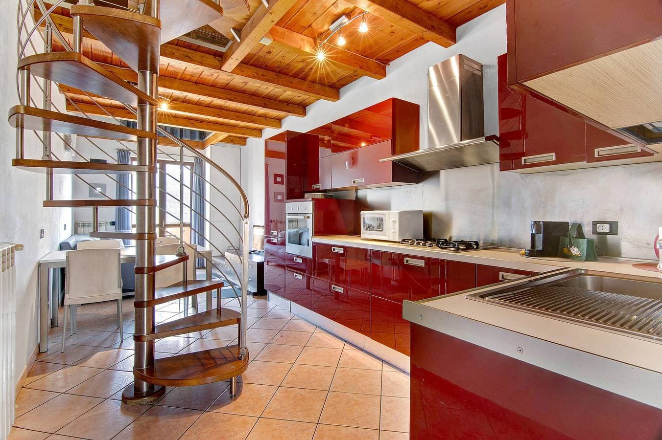 Foto 8 von 27: Ferienwohnung „Casa Vacanze Vigna del Lago“ mit Seeblick, Pool und WLAN