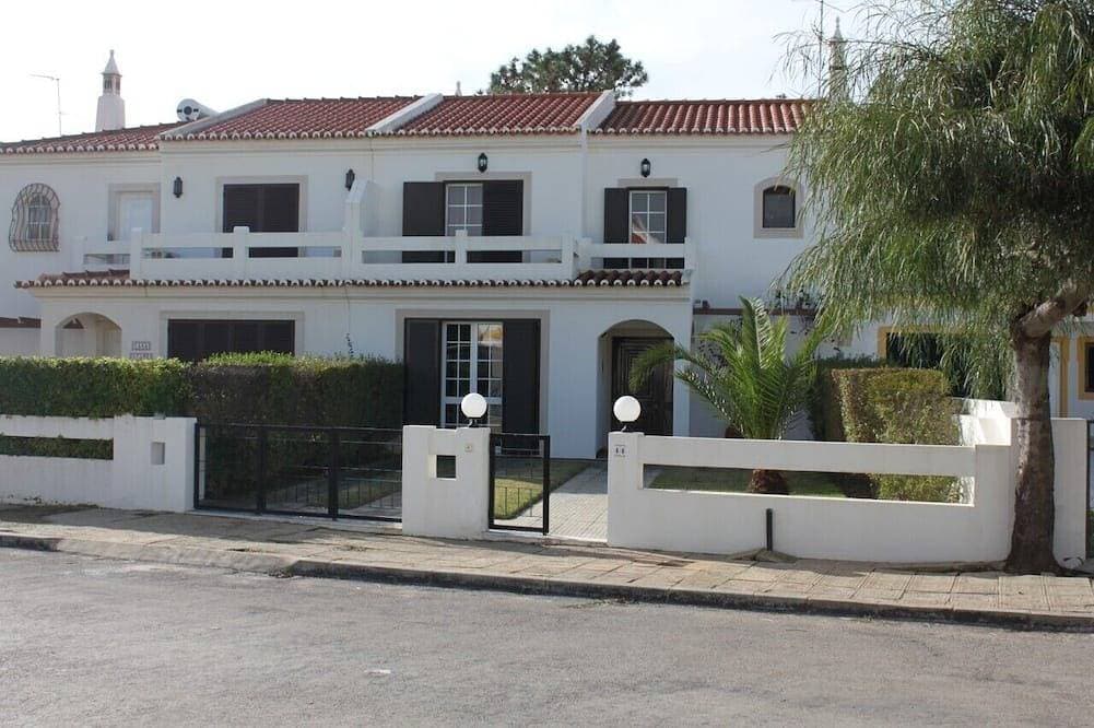 Foto 13 von 30: Lc. 11 368. Schönes 4-Bett-3-Badehaus mit Pool, 300 Meter vom Strand entfernt