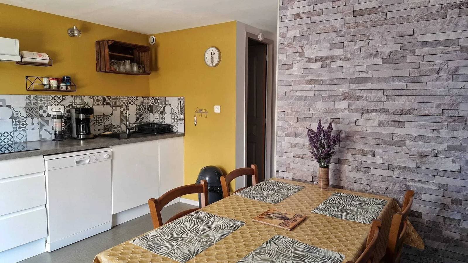 Foto 8 von 44: Gemütliches Haus nahe Pierrelatte - 40 m² mit Garten