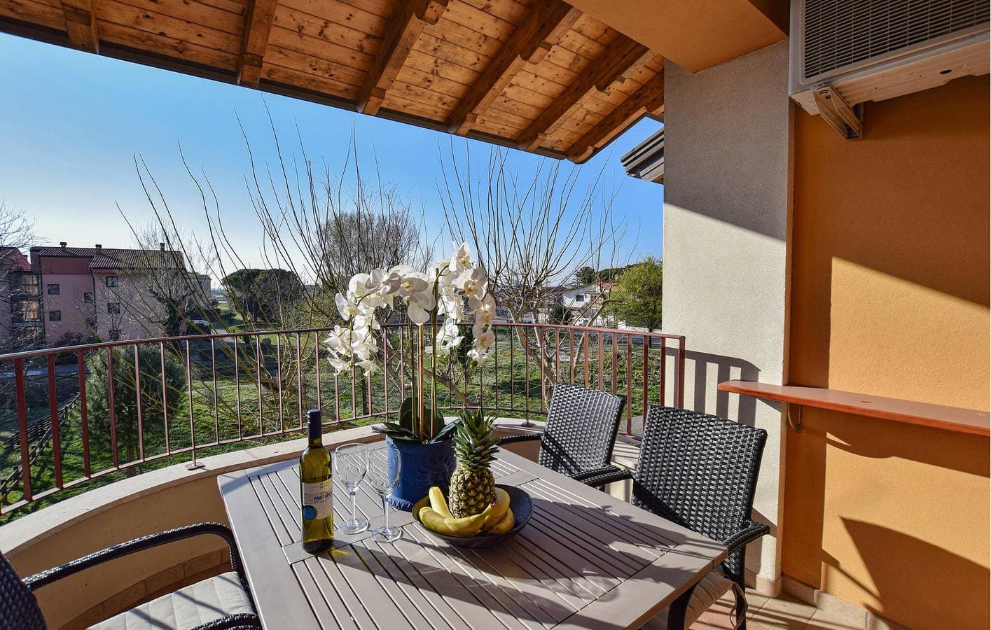 Foto 2 von 22: Gemütliche Ferienwohnung mit Pool und WLAN, 1000 m vom Strand entfernt