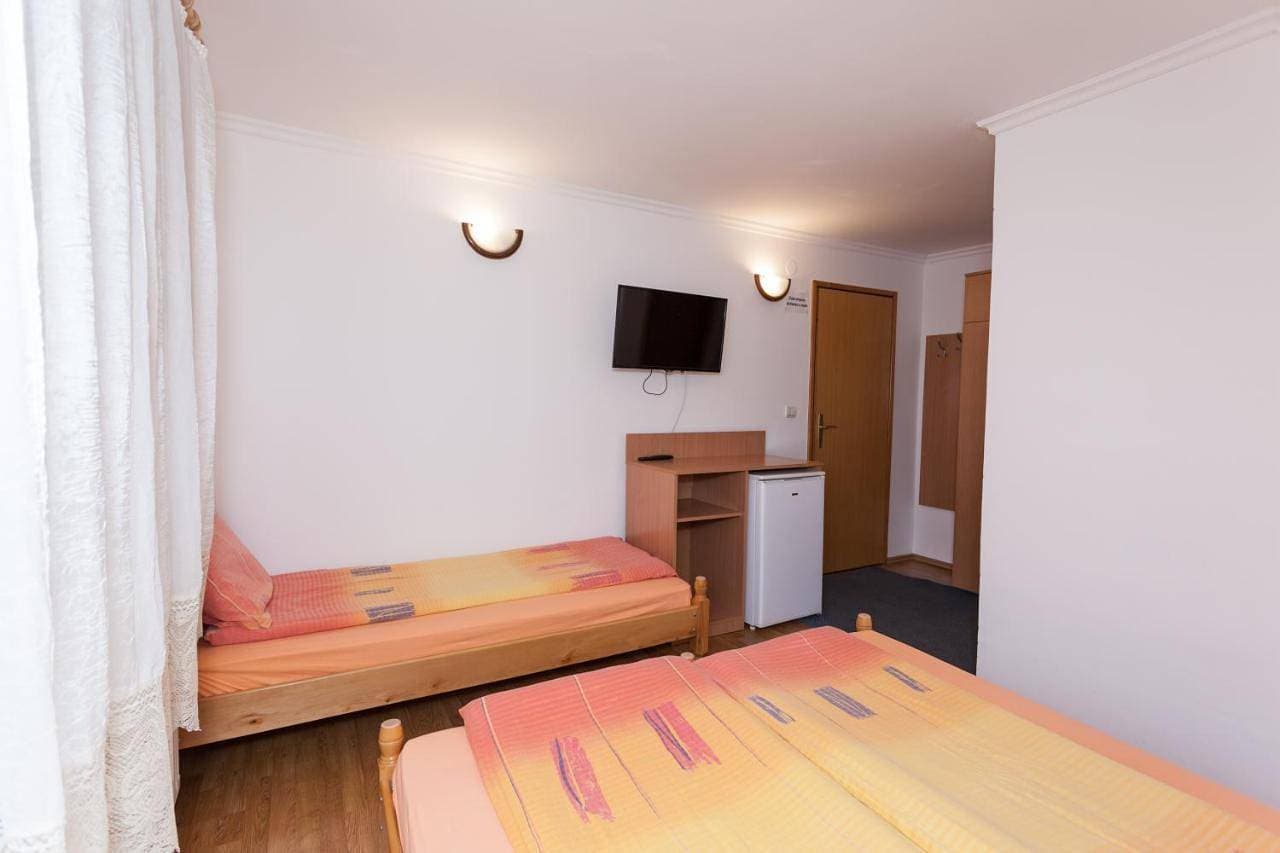 Foto 9 von 15: Basic Triple Room