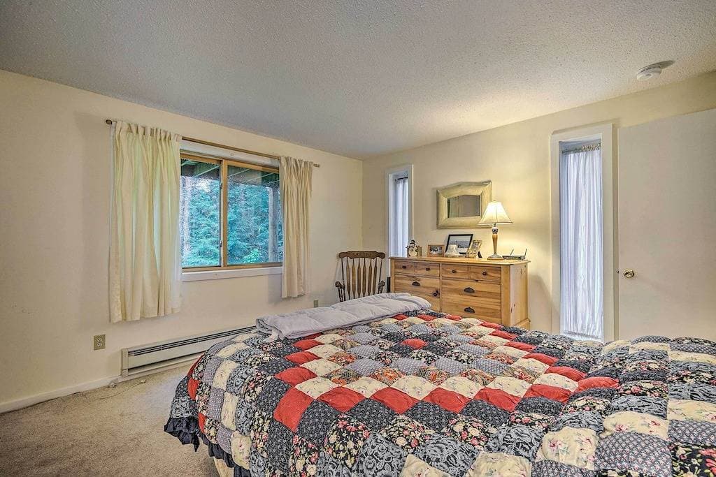 Foto 2 von 29: Dover Condo w/ Grill & Balcony: 3 Mi to Mt Snow!