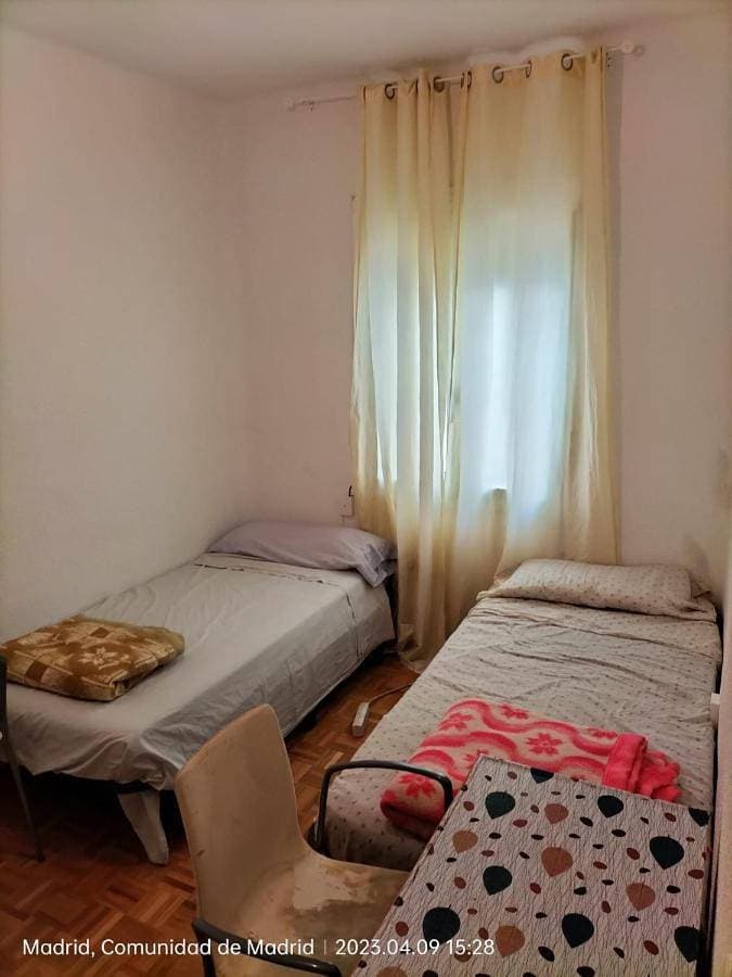 Foto 8 von 11: Piso 4 dorms sin salon 1 baño 1 Cocina Zona PioXII Colombia