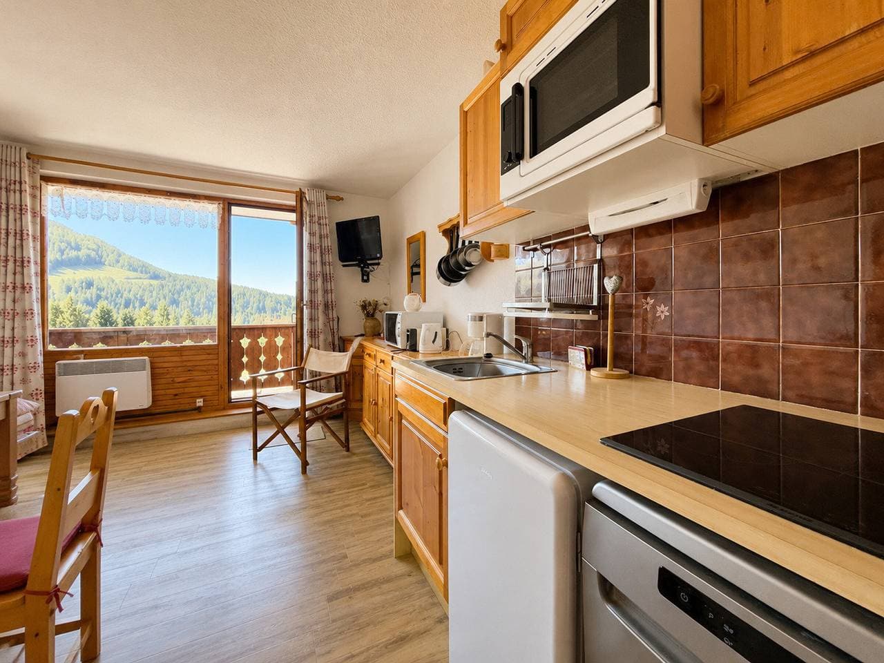 Foto 5 von 25: Sonniges Studio mit Balkon auf 1450m