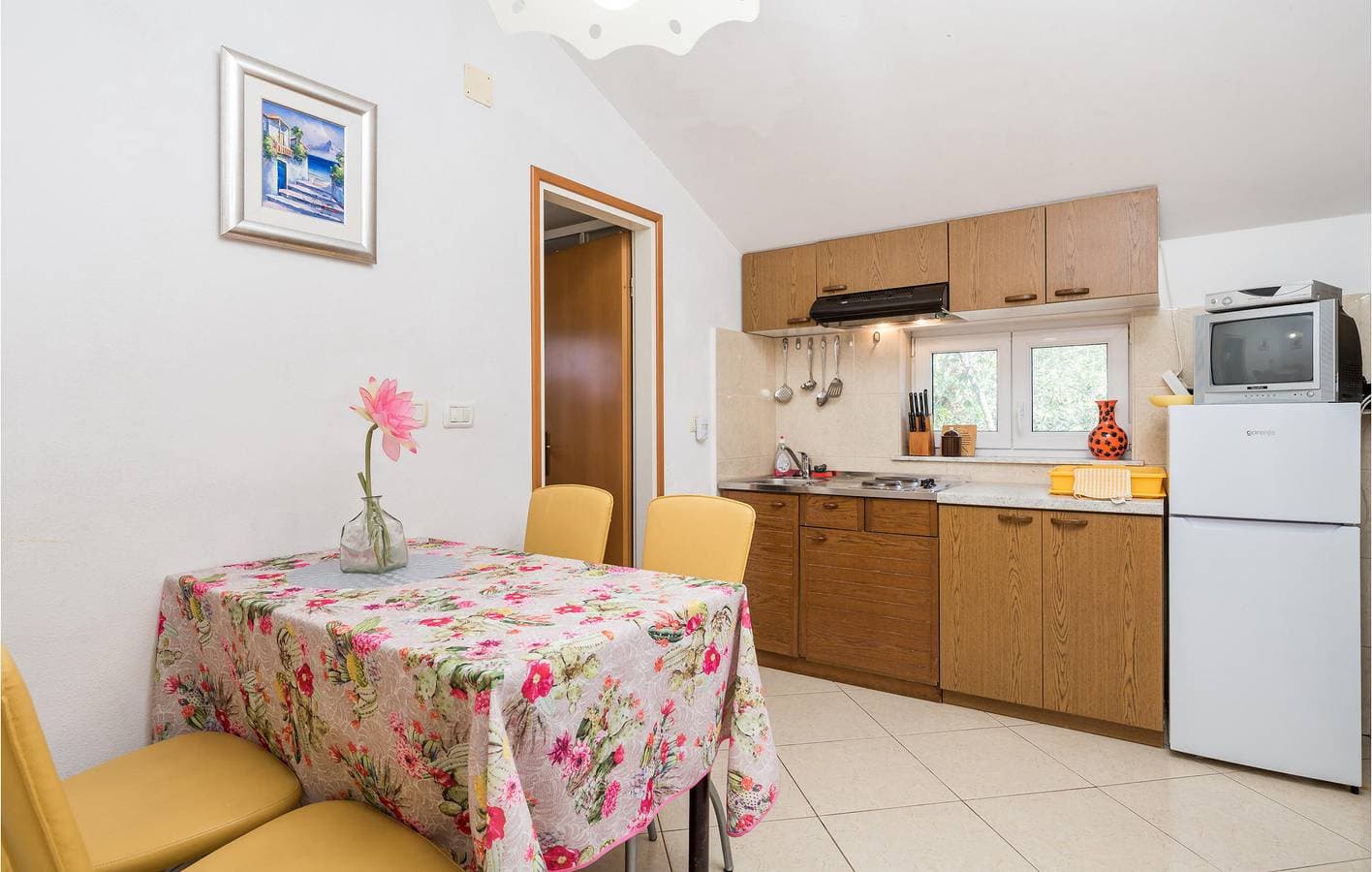 Foto 11 von 29: Gemütliche Ferienwohnung, 600 m vom Campingplatz Baldarin Beach entfernt, mit Terrasse und Parkplatz