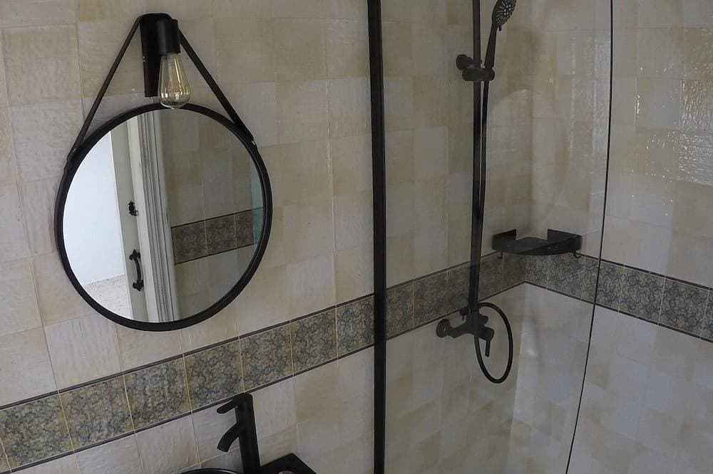 Casa Mixa con Decoración Exclusiva, Estilo Industrial 1