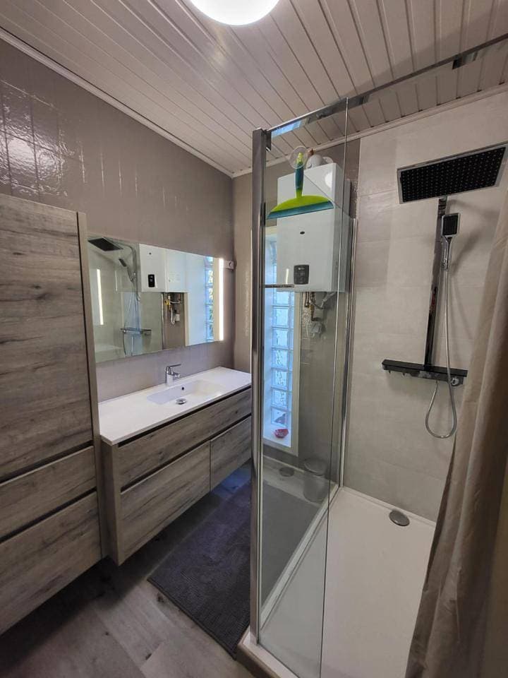 Foto 7 von 13: Double or Twin Room with Shared Bathroom