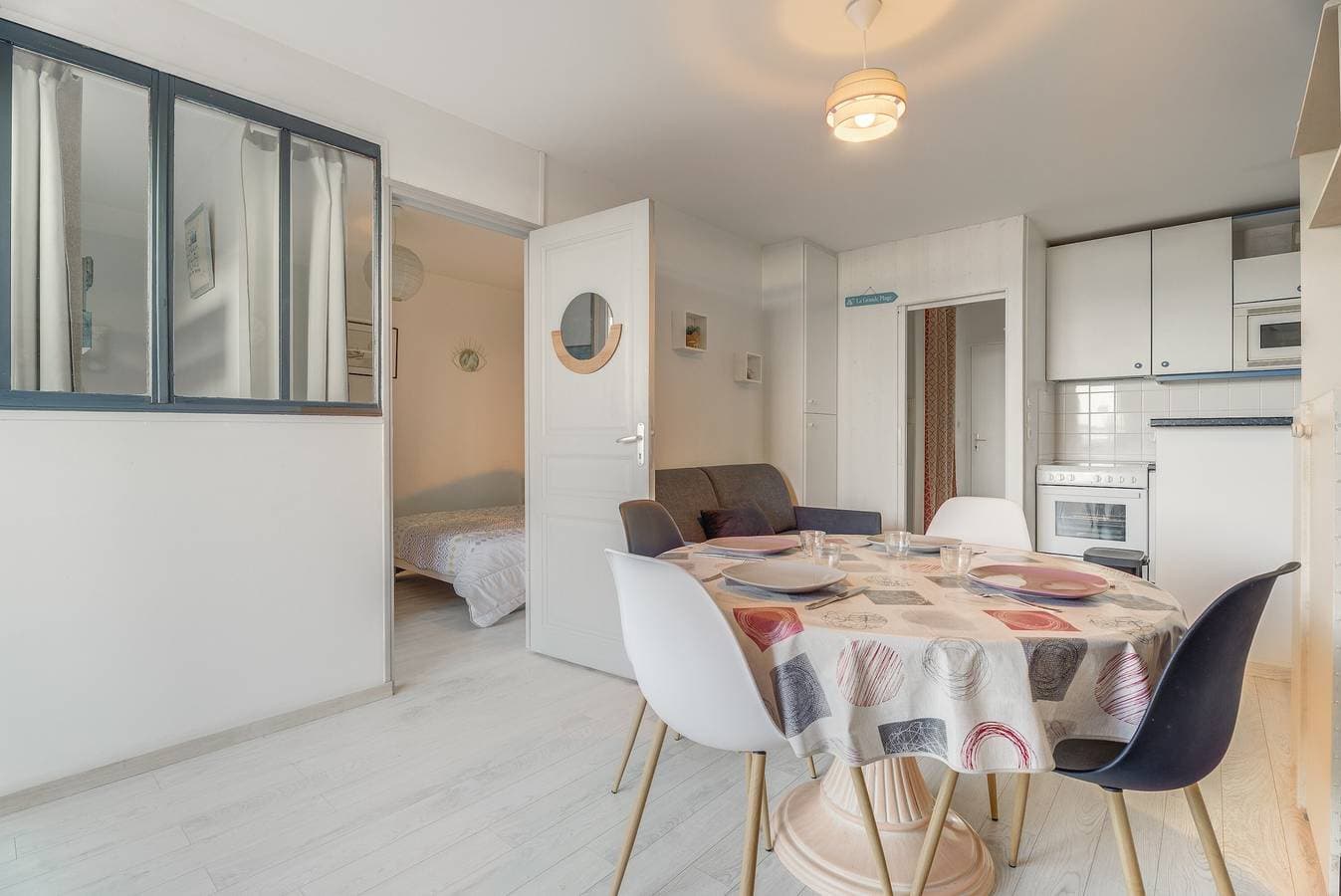 Foto 8 von 28: Charmantes Ferienapartment mit Meerblick, Terrasse und Strandnähe
