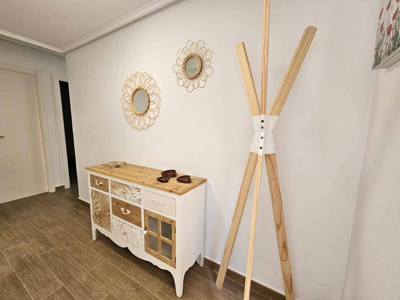 Foto 7 von 34: Two-Bedroom Apartment