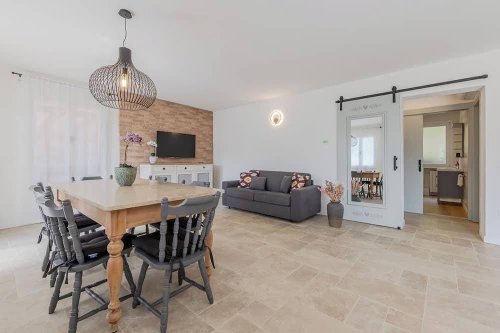 Elegant Euganean Hills apartment with garden view 1