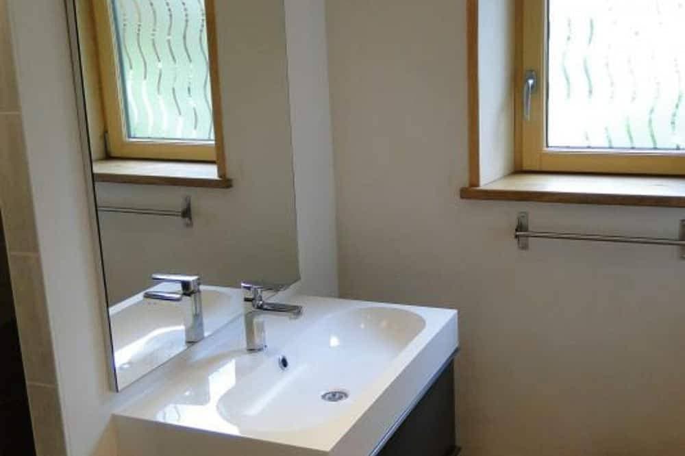 Foto 5 von 16: Ökologisches Haus in der Normandie mit Kamin