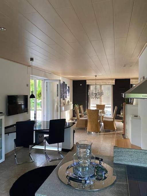 Foto 12 von 33: Three-Bedroom House
