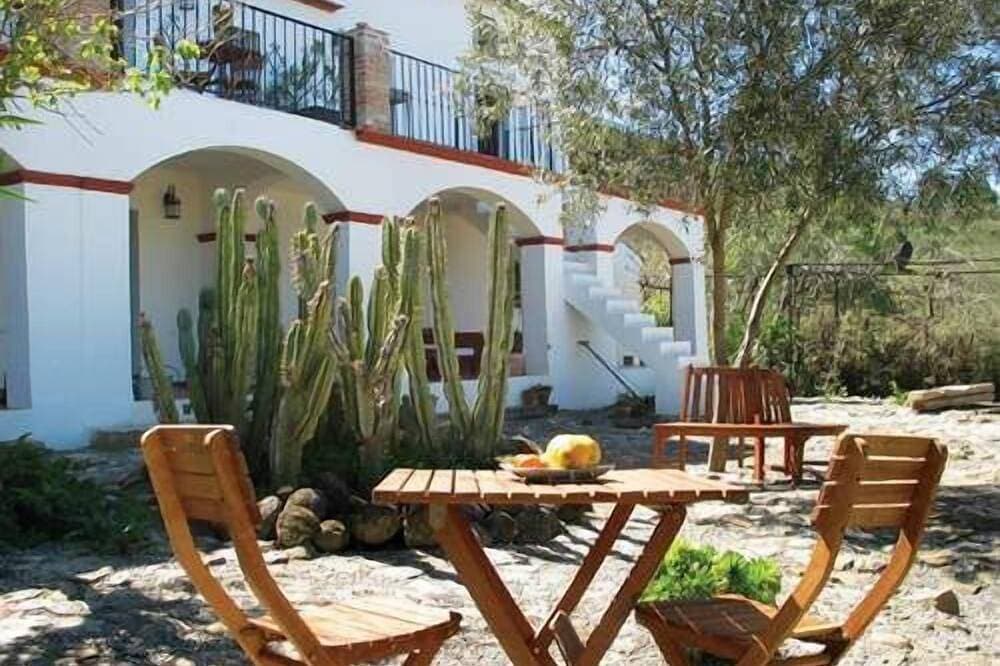 Foto 12 von 30: Renoviertes Ferienwohnungen mit grosser Terrasse und panoramischer Seeblick
