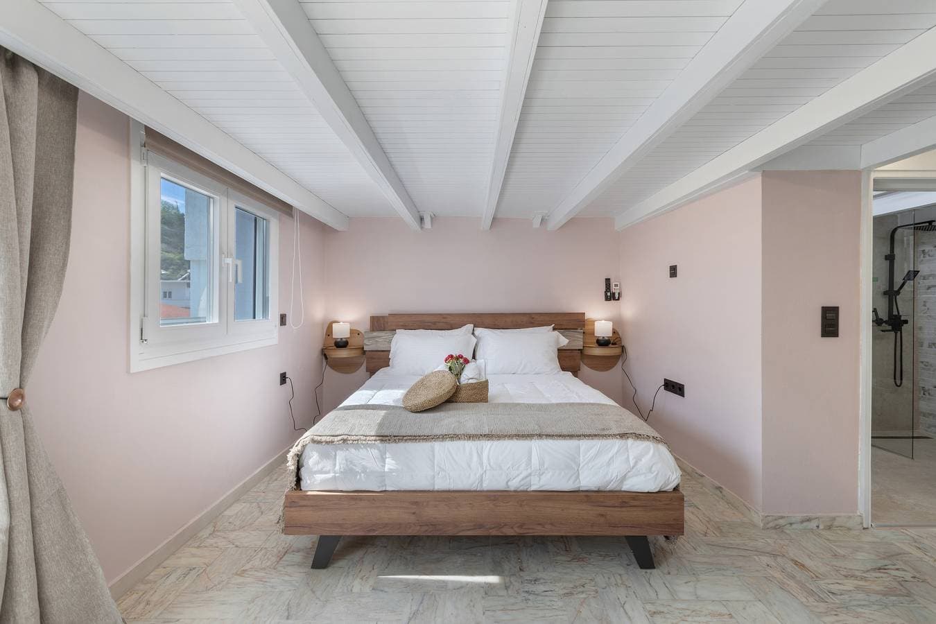 Foto 9 von 38: Mario Luxury Sea Front Penthouse mit Whirlpool – Casa di Mario, Kalyves, Kreta