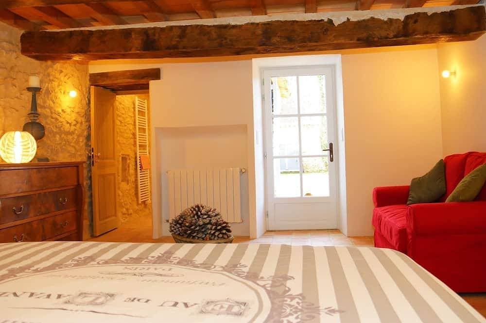 Foto 2 von 30: Großes Ferienhaus mit Pool im wunderschönen provenzalischen Mas, 2 km vom Dorf Banon entfernt