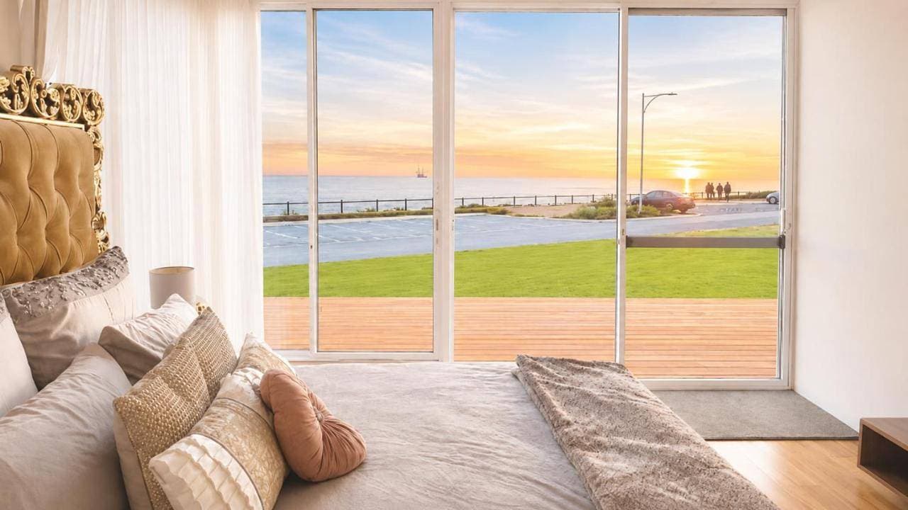 The Absolute Beach House -Luxury Oceanfront Escape 1
