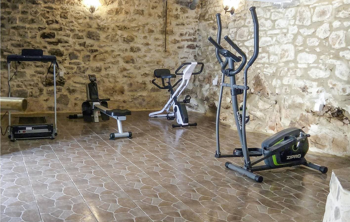 Foto 5 von 30: Geräumige 2-Zimmer-Wohnung mit Pool, Terrasse und 2,5 km Entfernung zur Küste