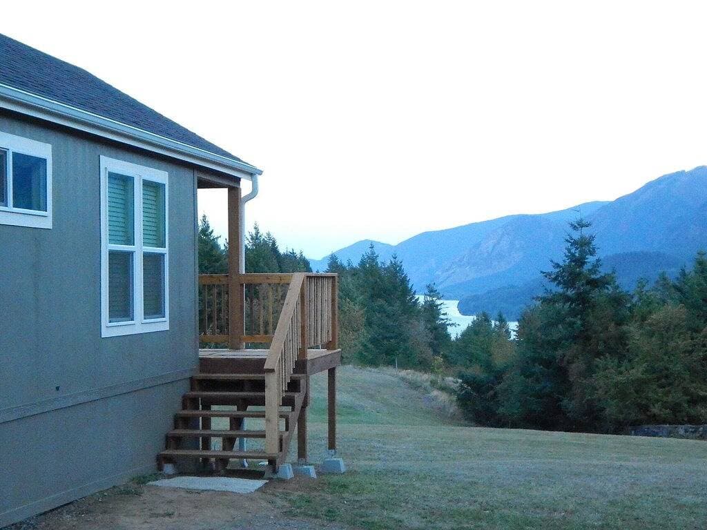Foto 4 von 27: Mt Defiance Cabin mit Blick auf den Columbia River