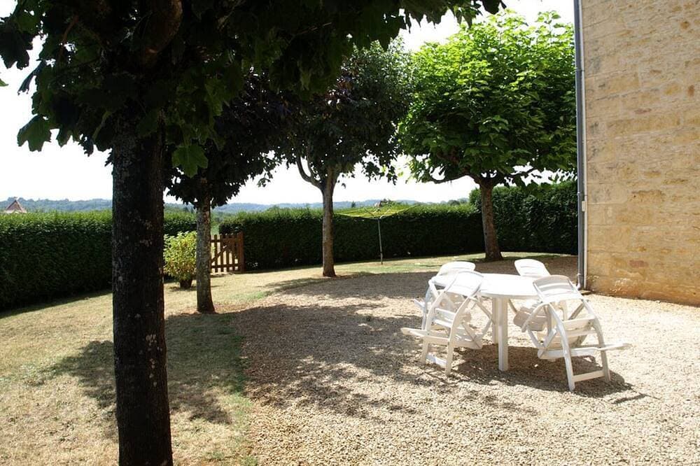 Foto 8 von 8: Familienhaus in Proissans mit Garten und Parkplatz