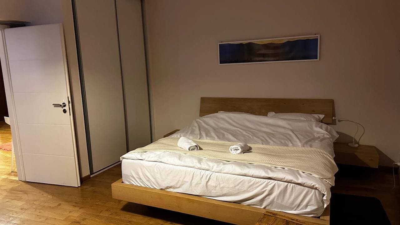 Foto 3 von 5: One-Bedroom Apartment