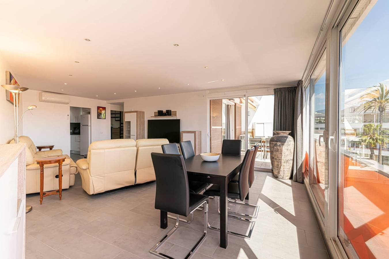 Foto 5 von 28: Ferienwohnung für 6 Personen mit Pool