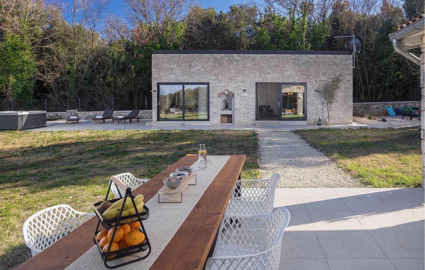 Foto 3 von 33: Charmante 110 m² große Wohnung mit Terrasse, WLAN und 600 m zum Strand